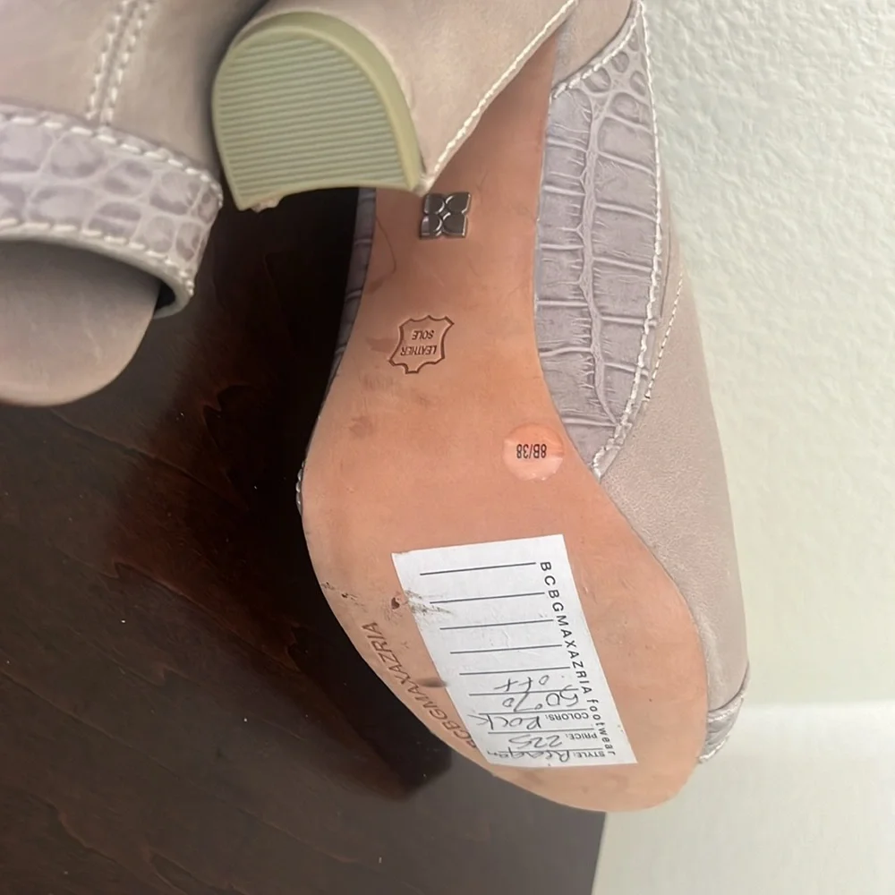 BCBG Max Azria Reagan All Leather Peep Toe Block Heels 8/38 - Picture 8 of 11